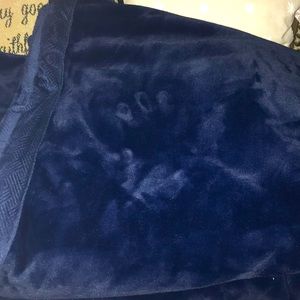 Plush Queen Navy Fleece throw